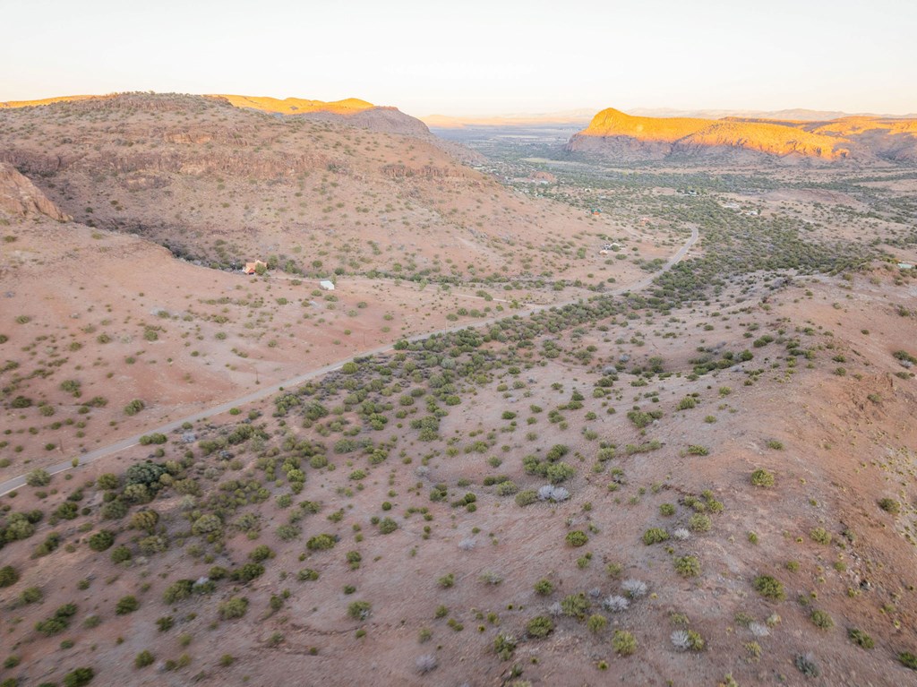 000 Wagon Rd, Alpine, Texas image 46