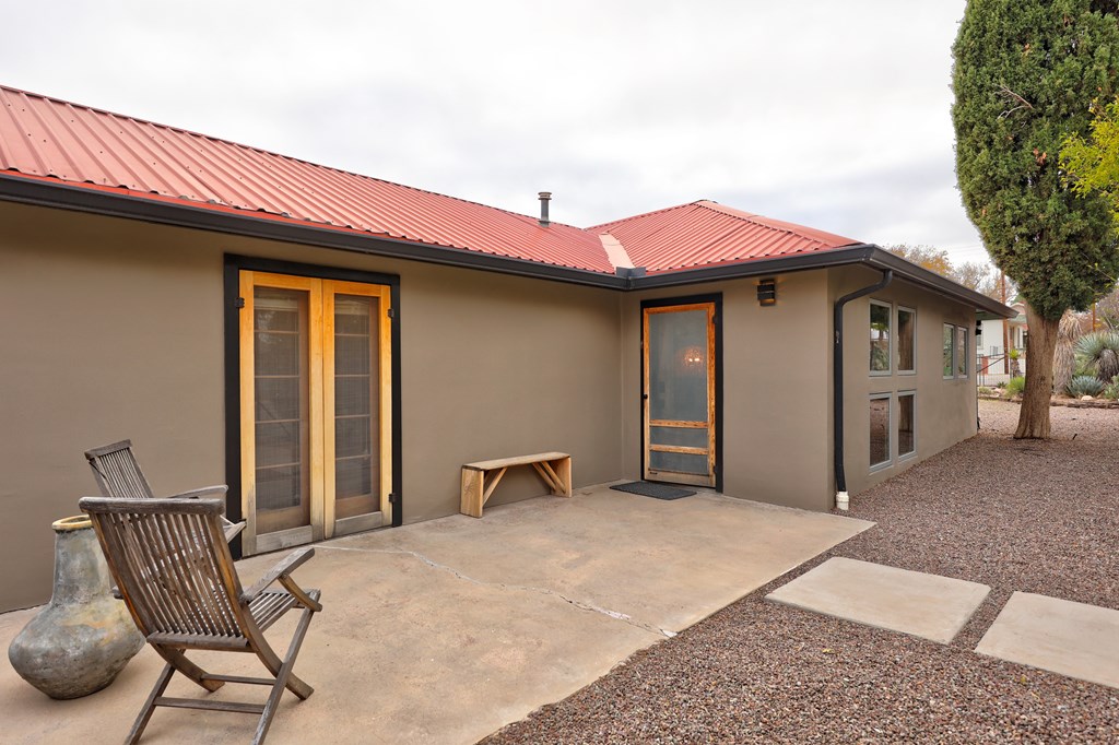 415 W Lincoln St, Marfa, Texas image 5