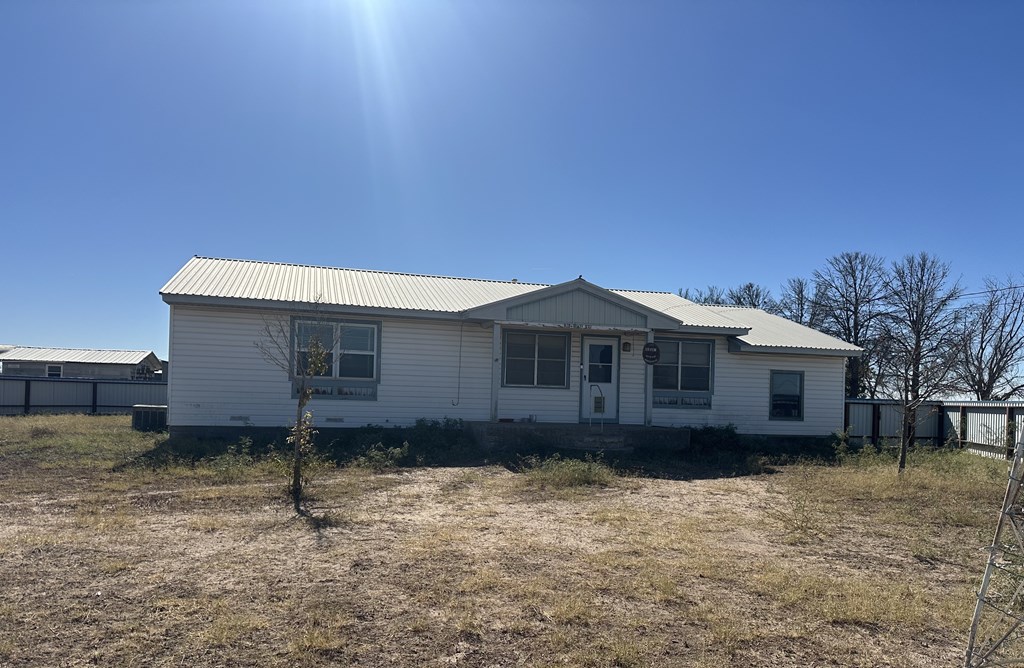 910 W 31st St, Monahans, Texas image 2