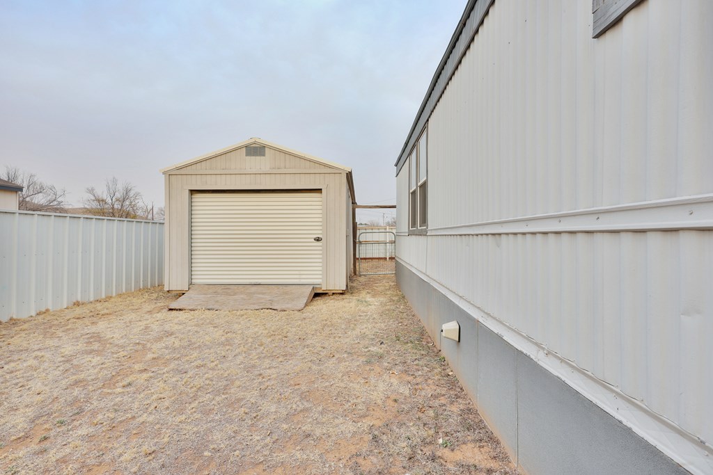 208 S Berkley, Alpine, Texas image 5