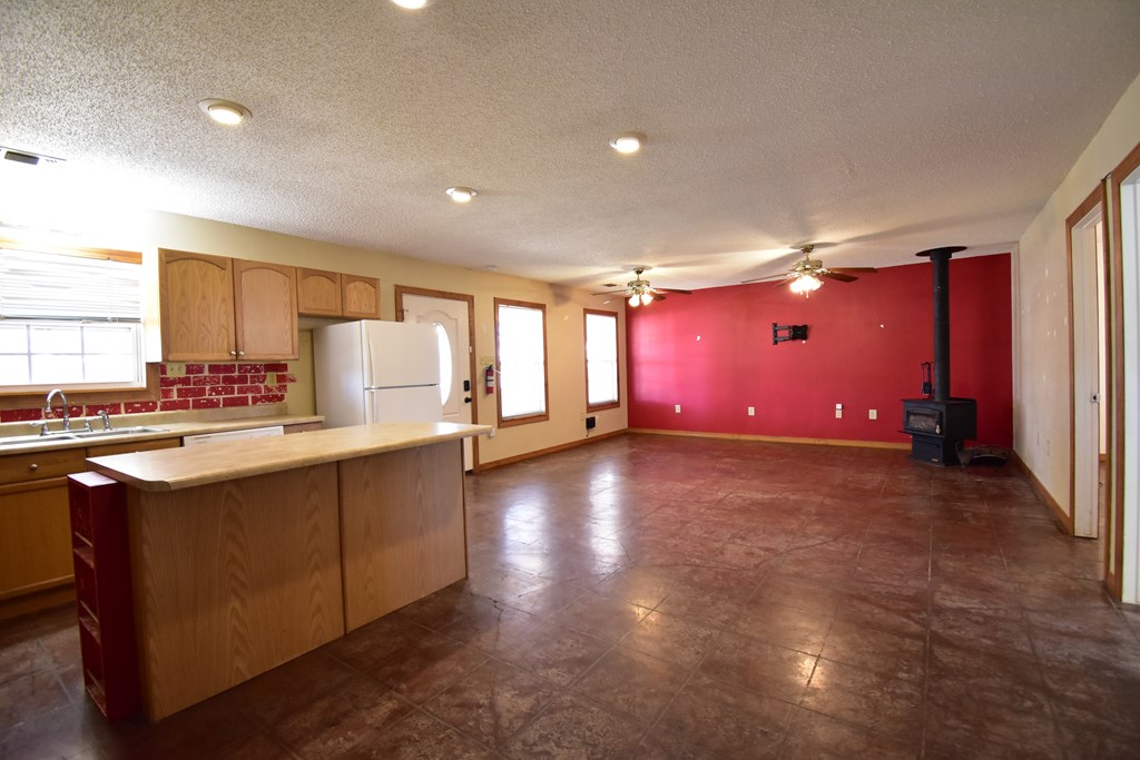 1200 N 3rd St, Alpine, Texas image 3