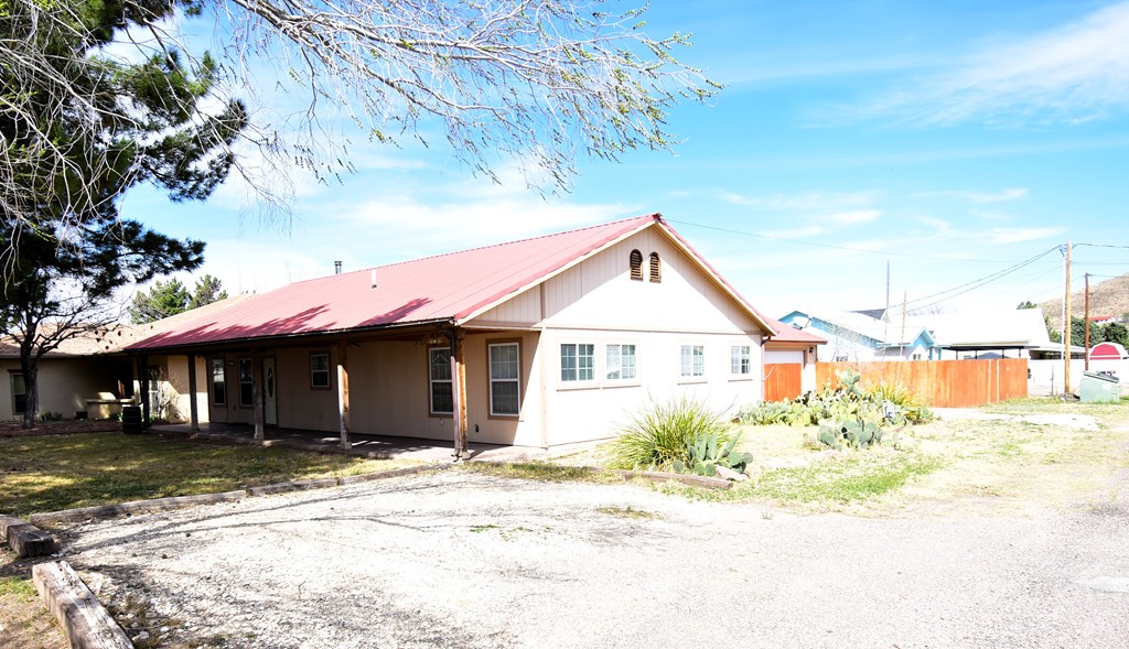 1200 N 3rd St, Alpine, Texas image 25