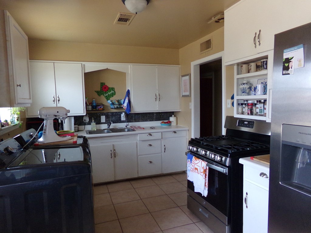 1006 NW 9th St, Andrews, Texas image 6