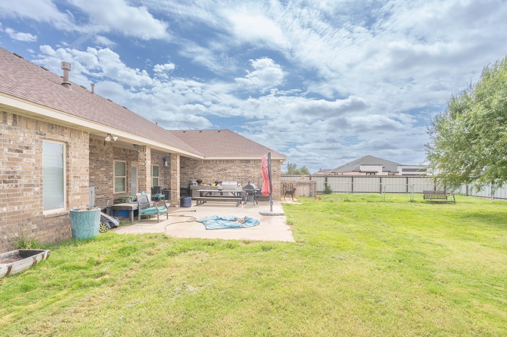 8811 Downs Dr, Odessa, Texas image 2