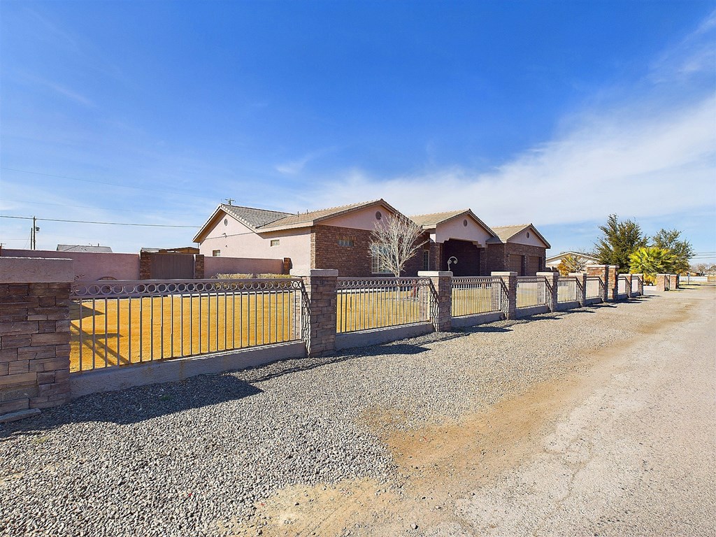 2111 Texas St, Pecos, Texas image 3