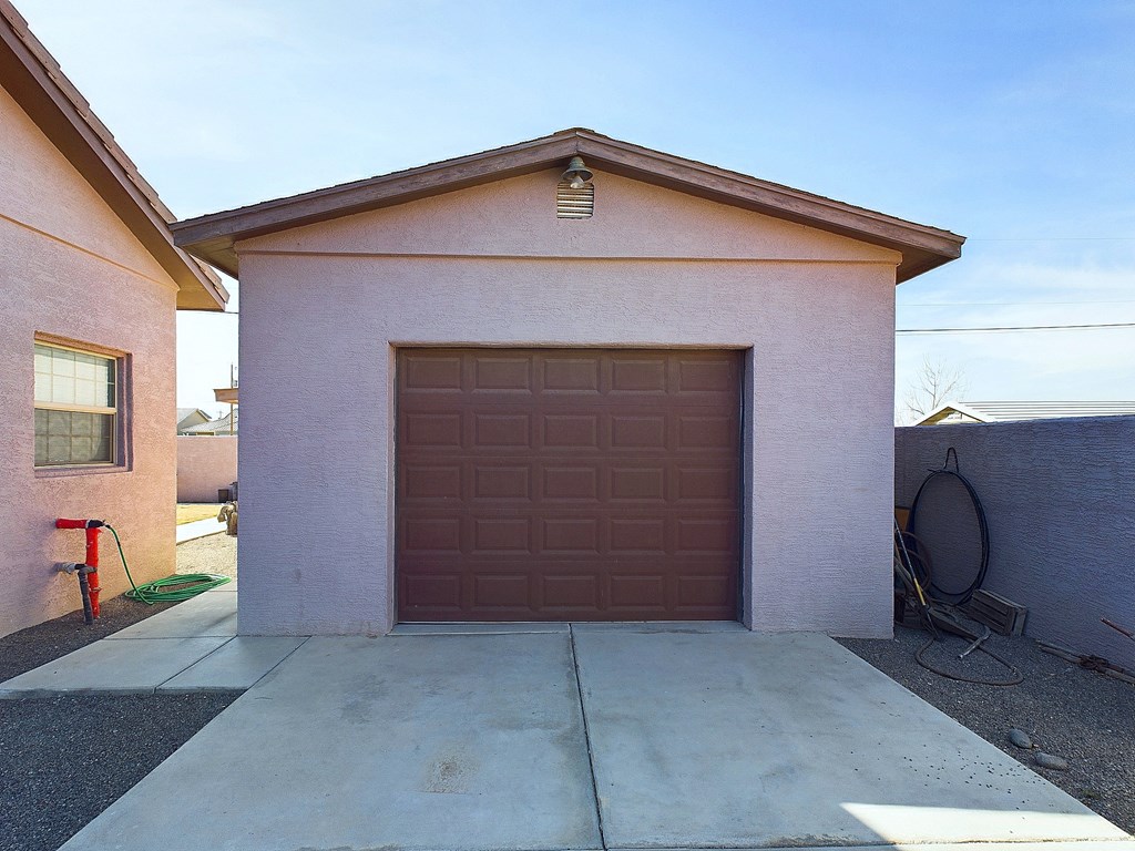 2111 Texas St, Pecos, Texas image 32