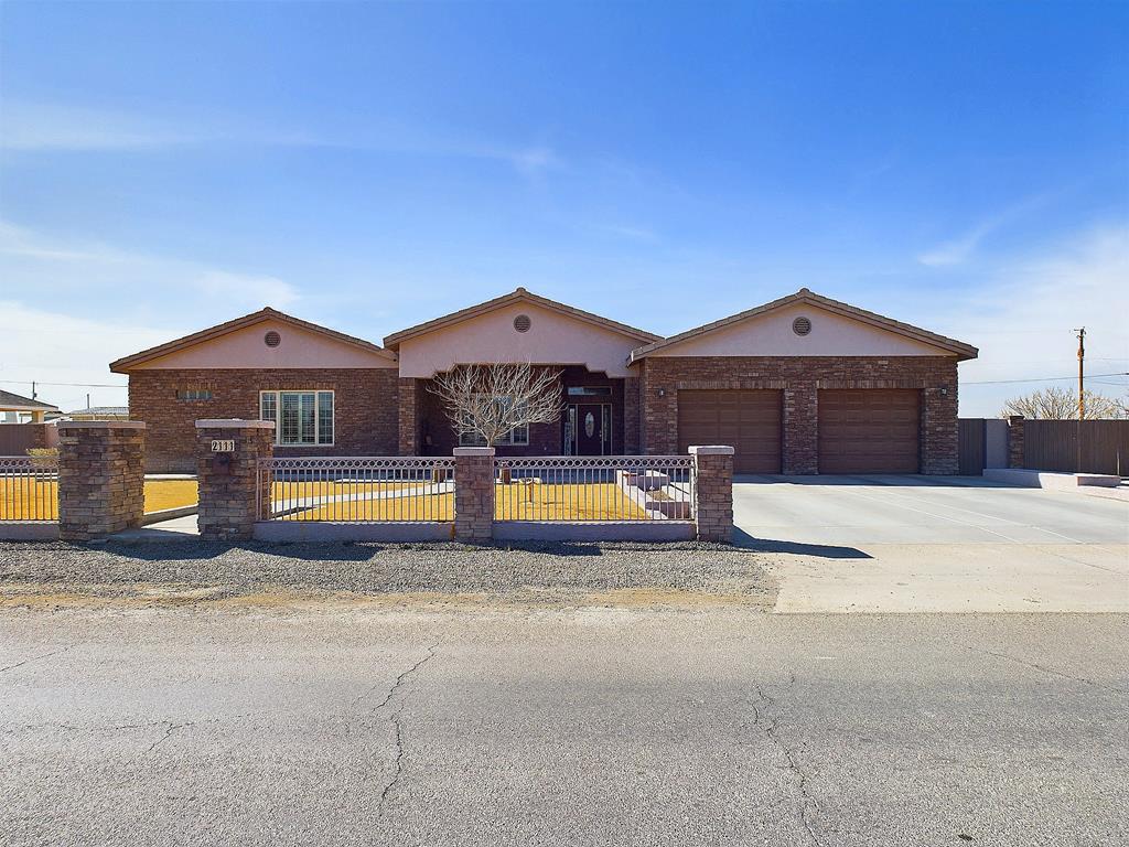 2111 Texas St, Pecos, Texas image 1