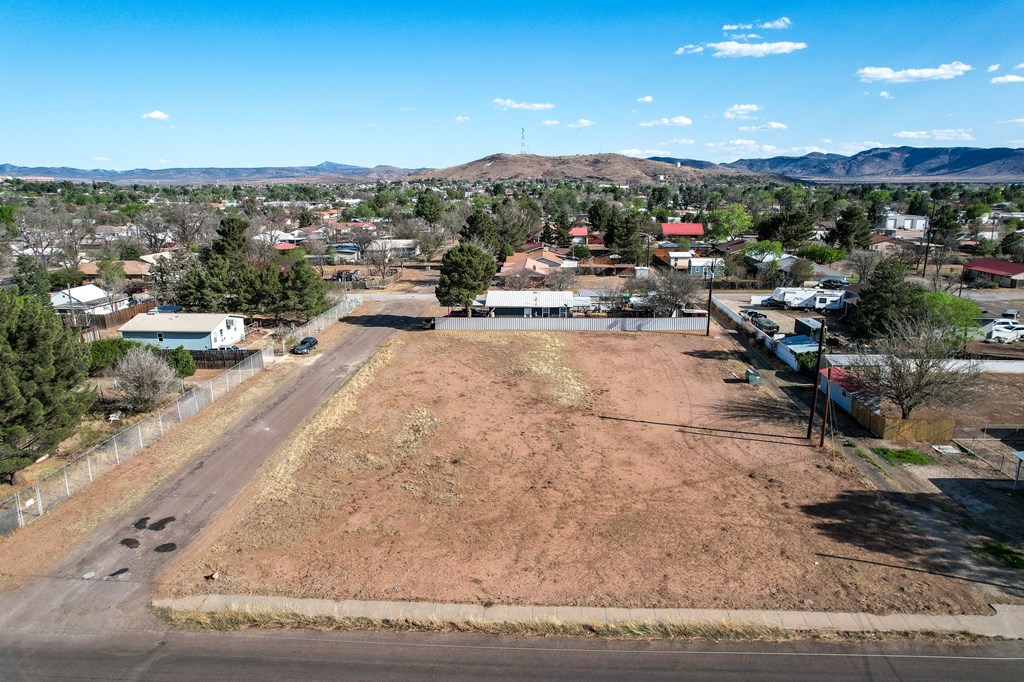 1405 N 6th St, Alpine, Texas image 5