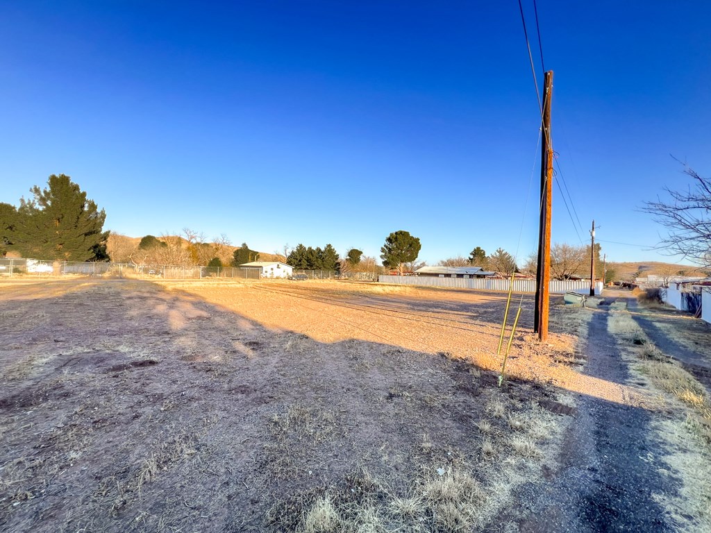1405 N 6th St, Alpine, Texas image 9