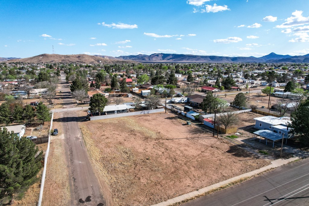 1405 N 6th St, Alpine, Texas image 2