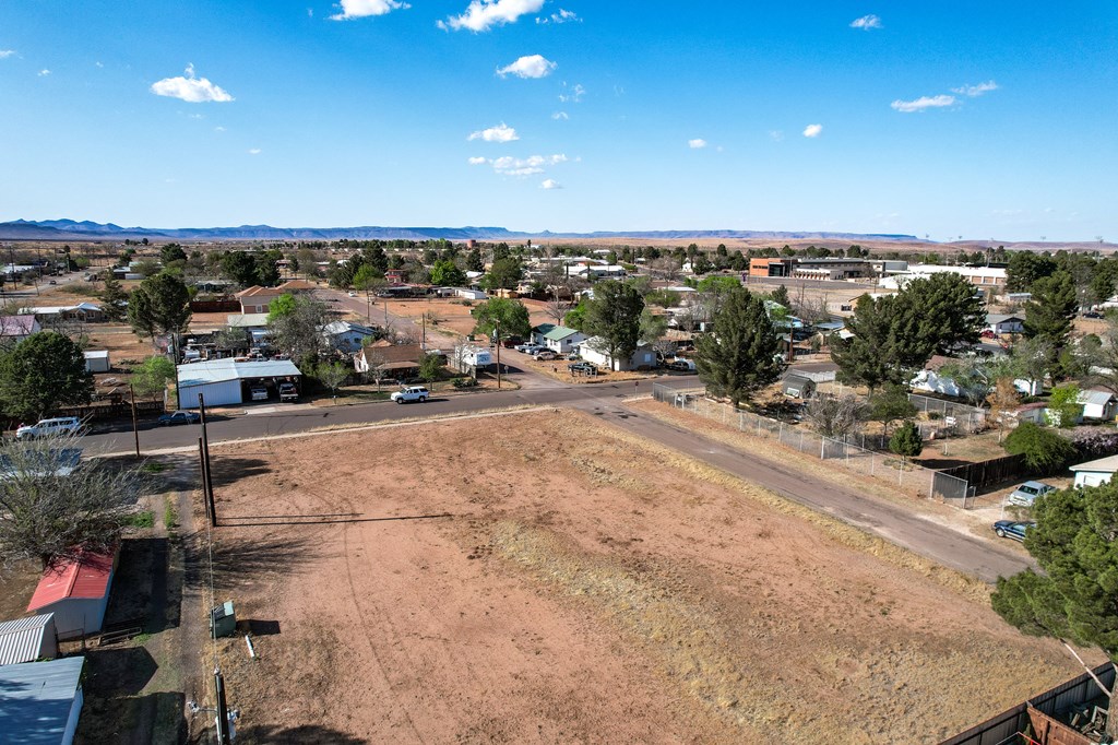 1405 N 6th St, Alpine, Texas image 4