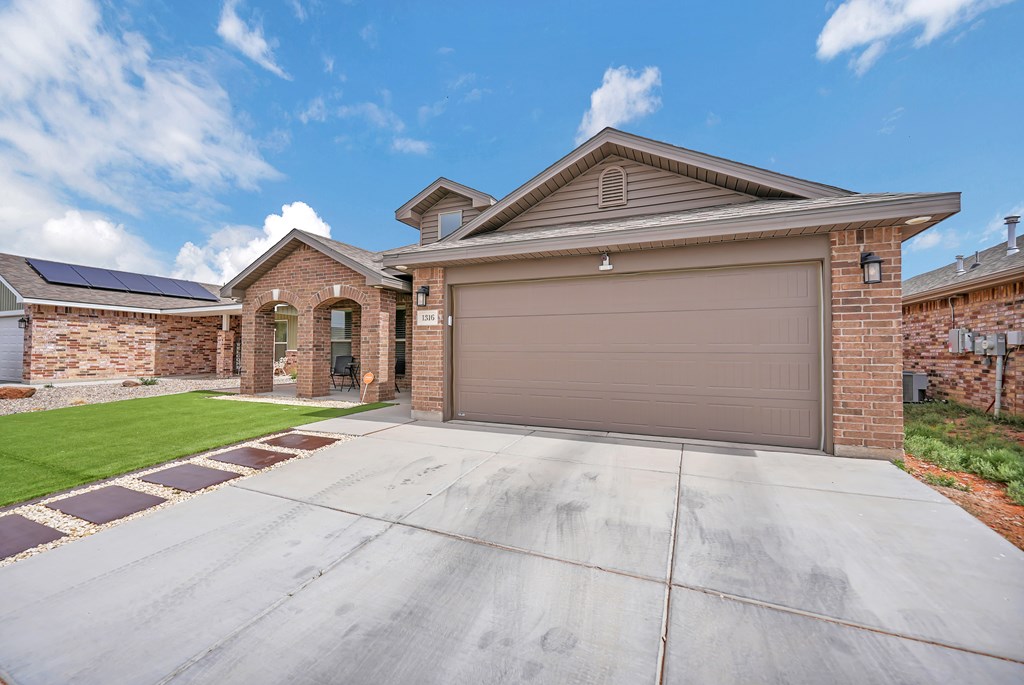 1316 E 95th St, Odessa, Texas image 4