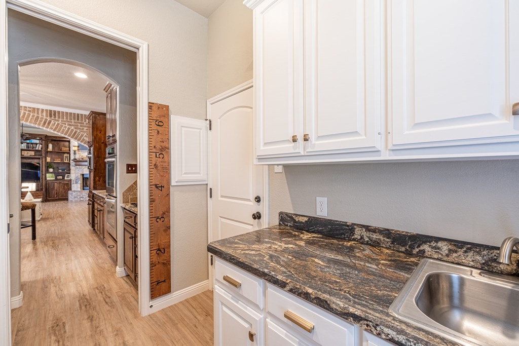 2404 Oakridge Ln, Seminole, Texas image 20