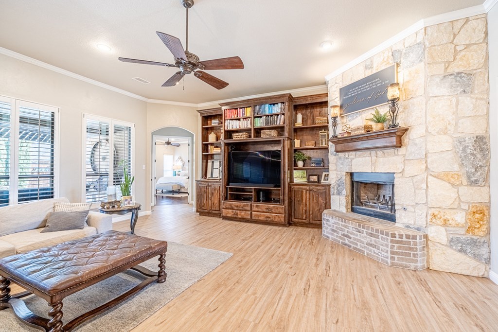 2404 Oakridge Ln, Seminole, Texas image 7