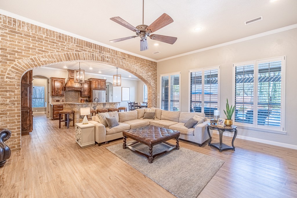 2404 Oakridge Ln, Seminole, Texas image 6