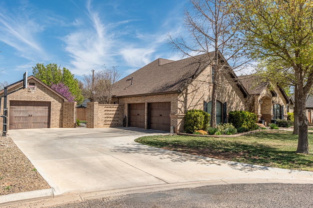 2404 Oakridge Ln, Seminole, Texas image 3