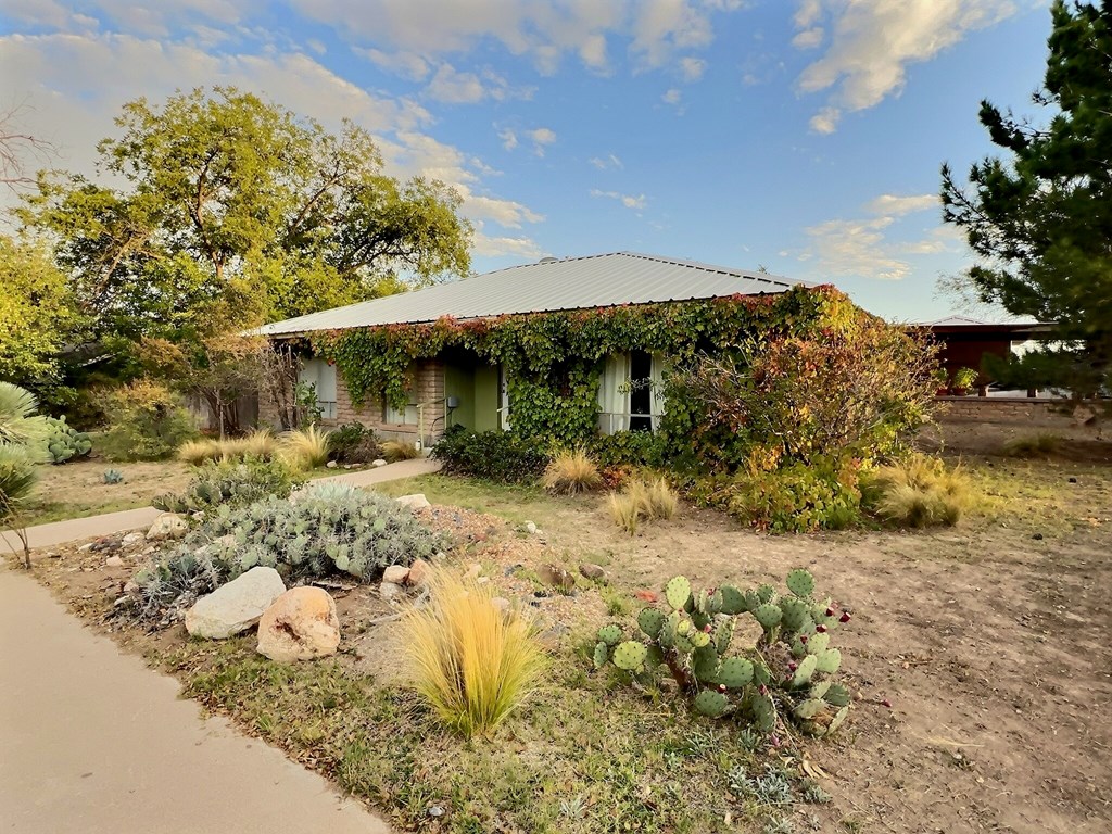 703 W Fourth Street, Marfa, Texas image 32