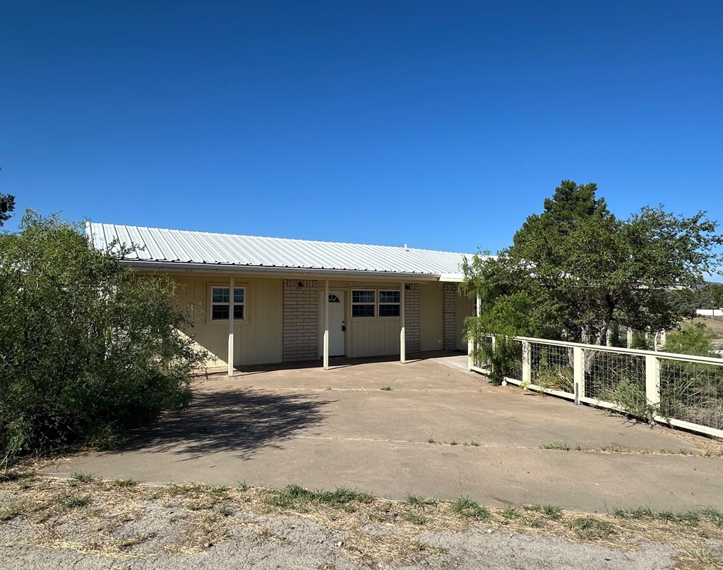 1015 Loop Rd, Alpine, Texas image 13