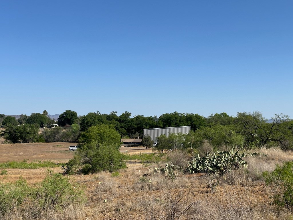 1015 Loop Rd, Alpine, Texas image 4