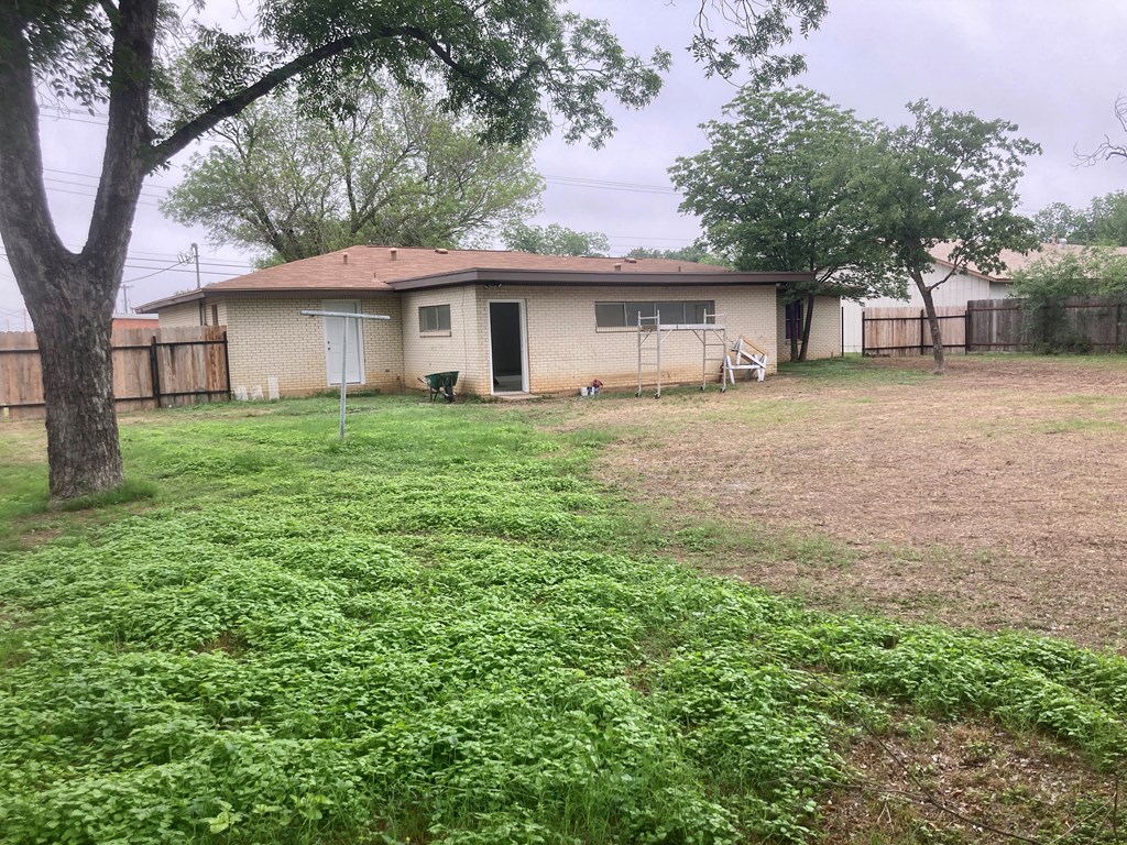 535 N 4th St, Uvalde, Texas image 10