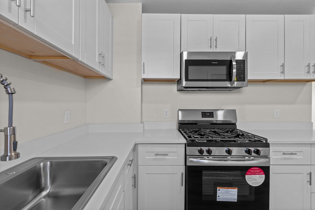 201 E Pine Ave, Midland, Texas image 7