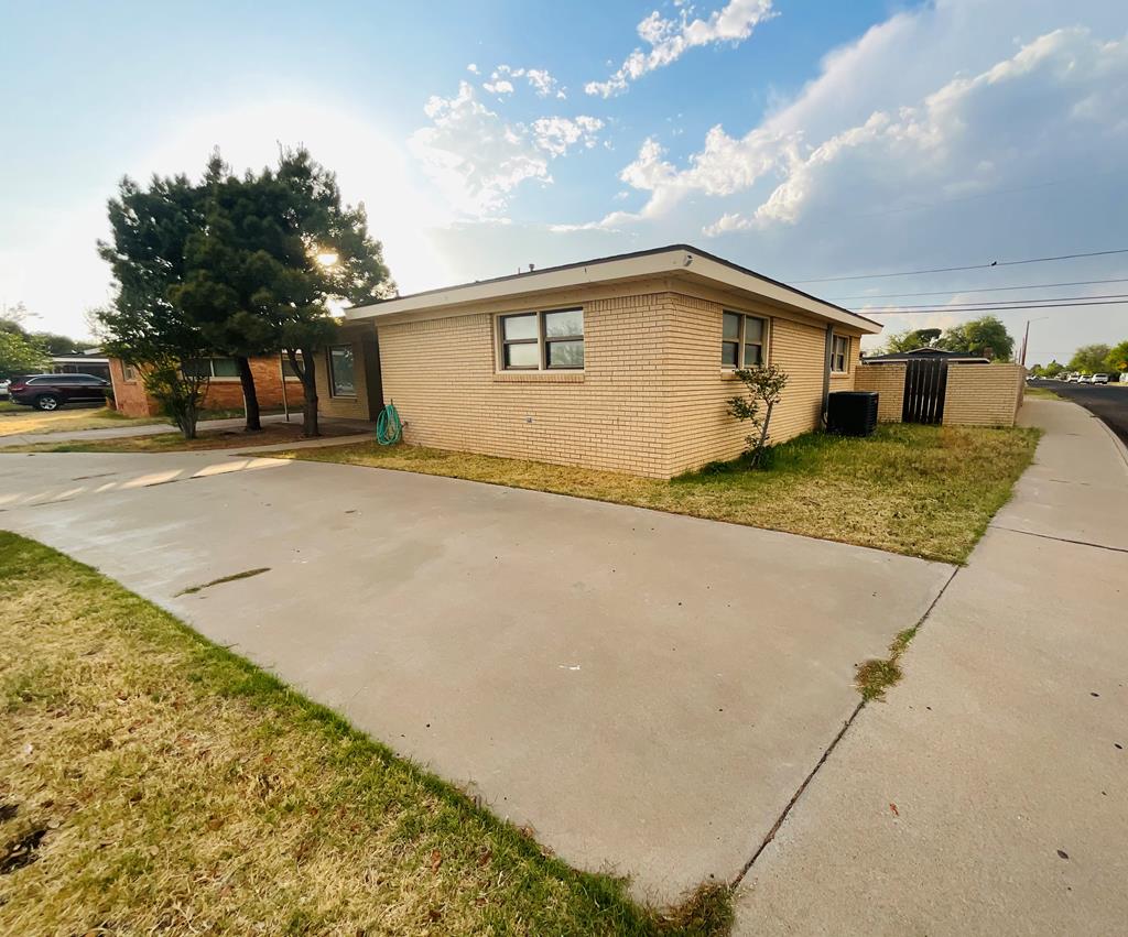 1725 E 11th St, Odessa, Texas image 2