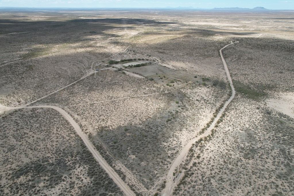 17 Hummingbird Run, Sierra Blanca, Texas image 12