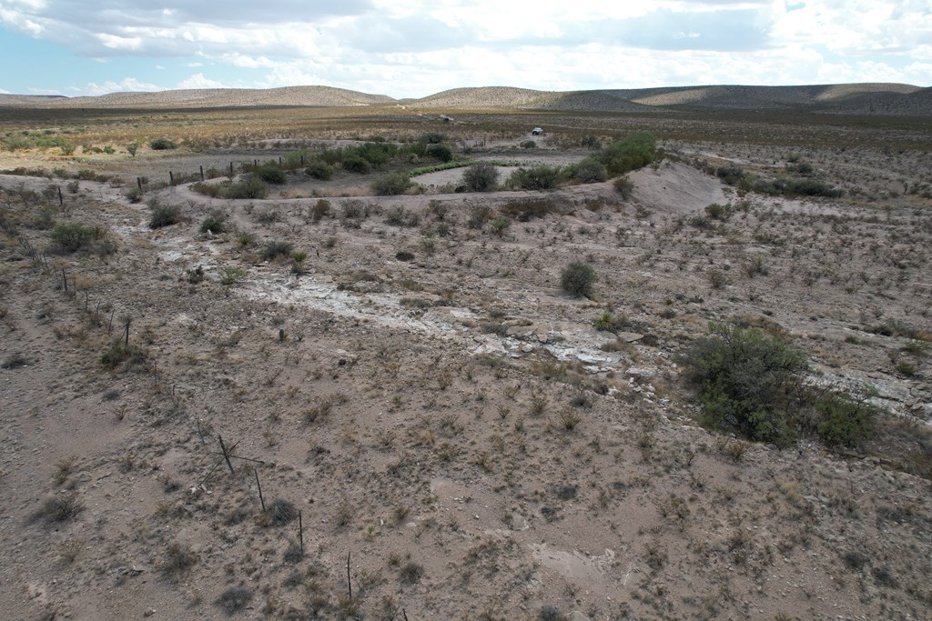 17 Hummingbird Run, Sierra Blanca, Texas image 2