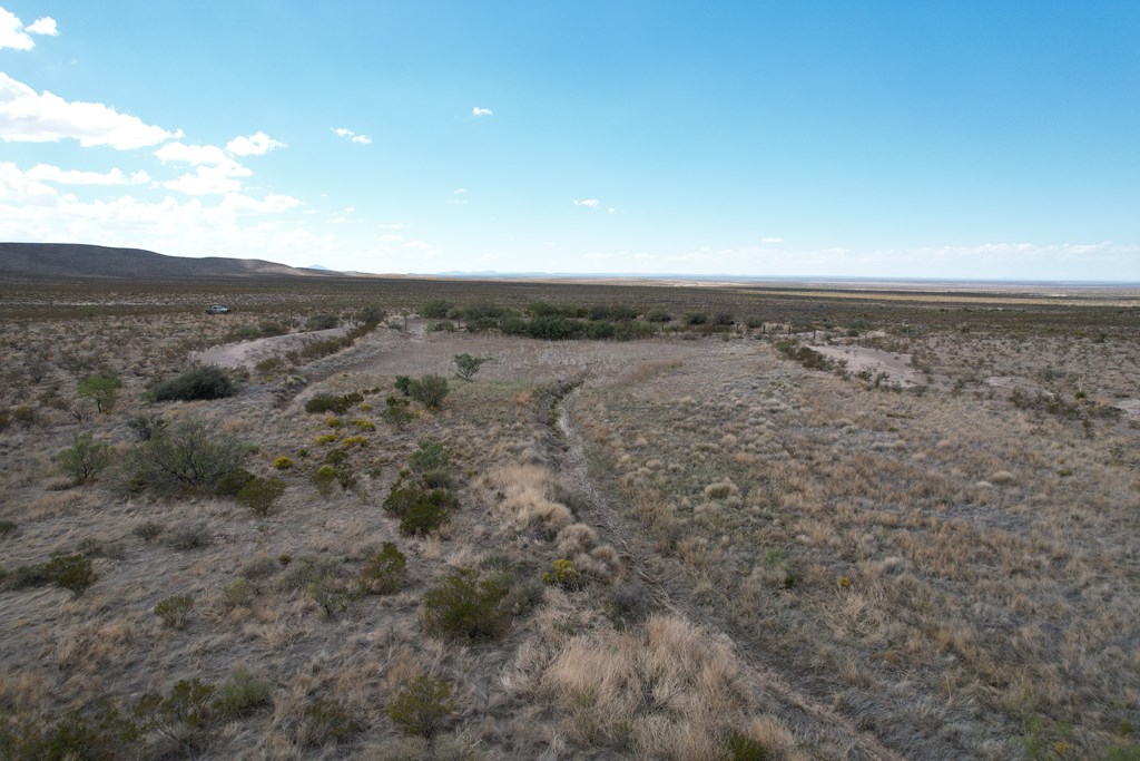 17 Hummingbird Run, Sierra Blanca, Texas image 10