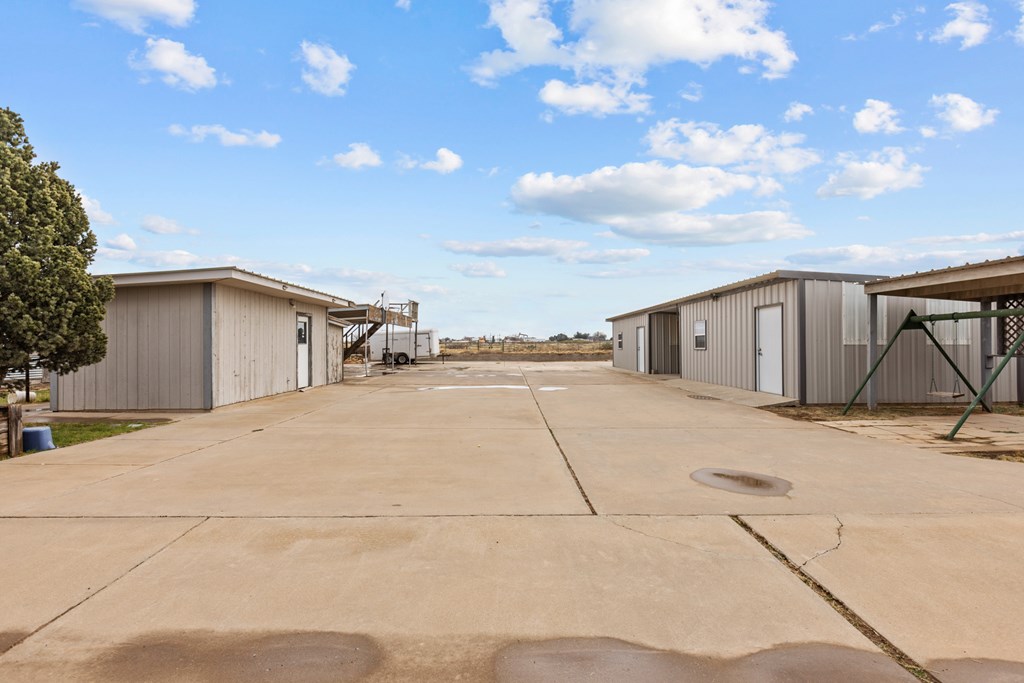 1408 E County Rd 120, Midland, Texas image 9