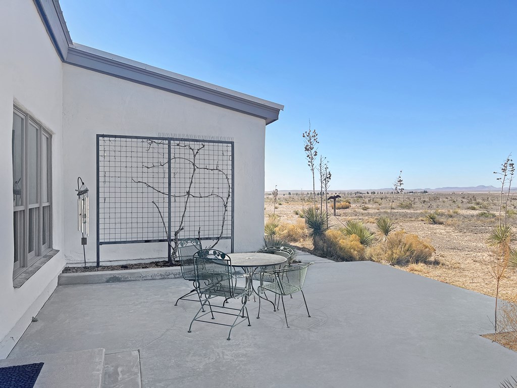 2103 Antelope Hills Rd, Marfa, Texas image 11