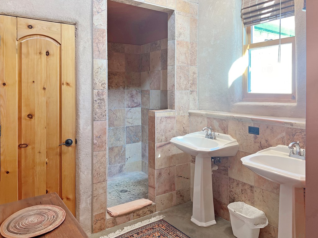 2103 Antelope Hills Rd, Marfa, Texas image 23