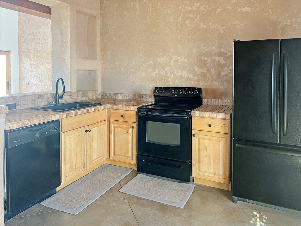 2103 Antelope Hills Rd, Marfa, Texas image 18