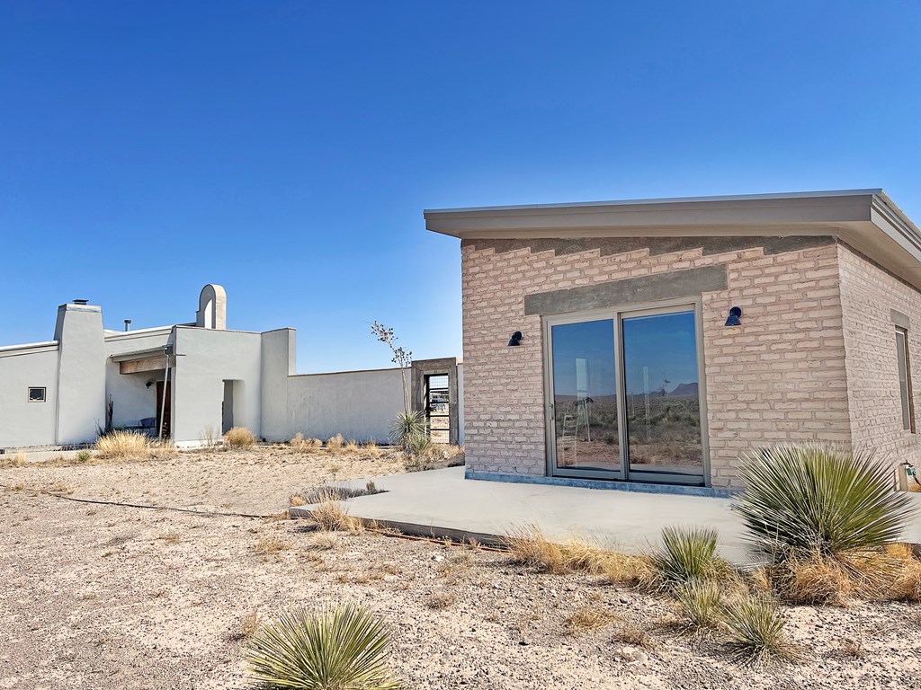 2103 Antelope Hills Rd, Marfa, Texas image 14