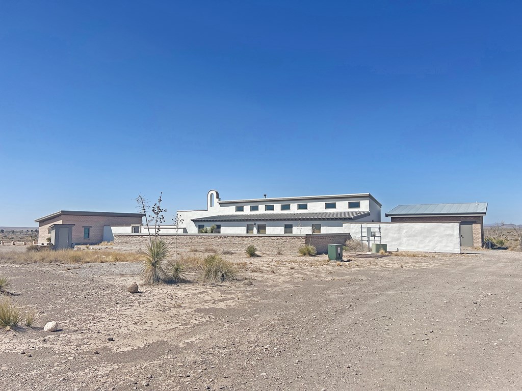 2103 Antelope Hills Rd, Marfa, Texas image 4
