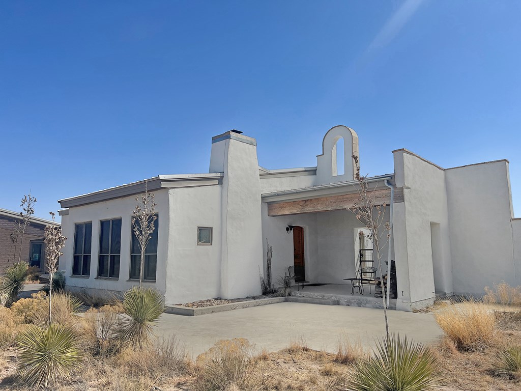2103 Antelope Hills Rd, Marfa, Texas image 8