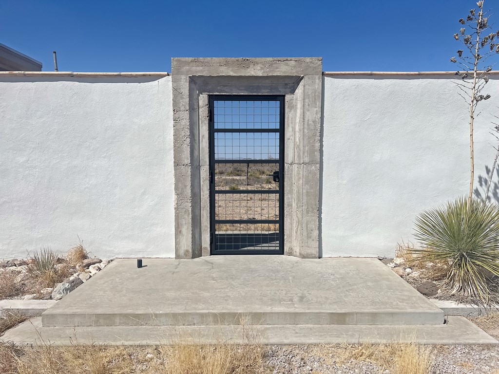 2103 Antelope Hills Rd, Marfa, Texas image 6
