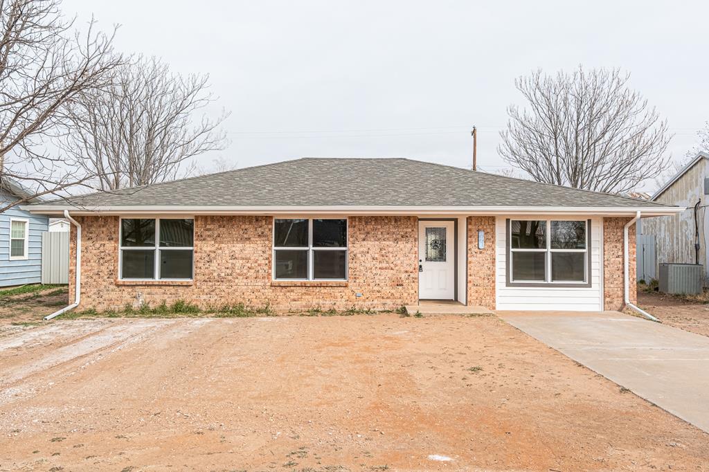 308 SW Ave J, Seminole, Texas image 1