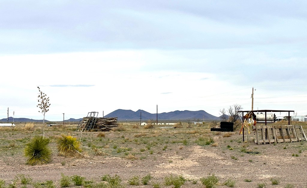 1713 Antelope Hills Rd, Marfa, Texas image 20