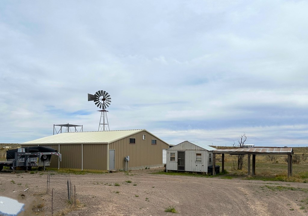 1713 Antelope Hills Rd, Marfa, Texas image 15