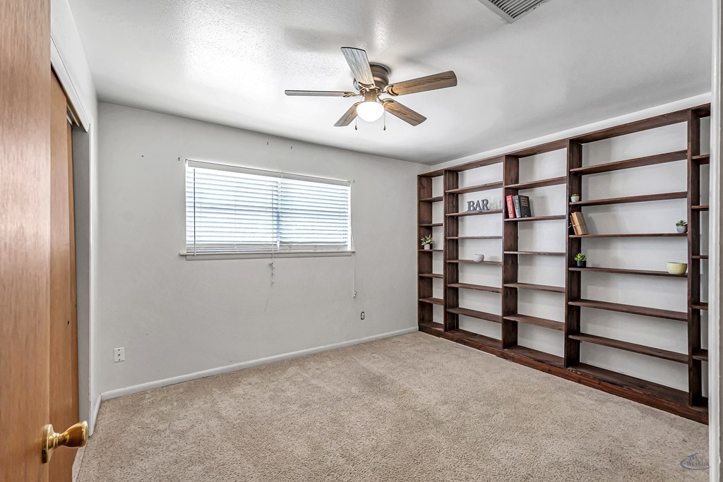 1800 Hughes St, Midland, Texas image 14