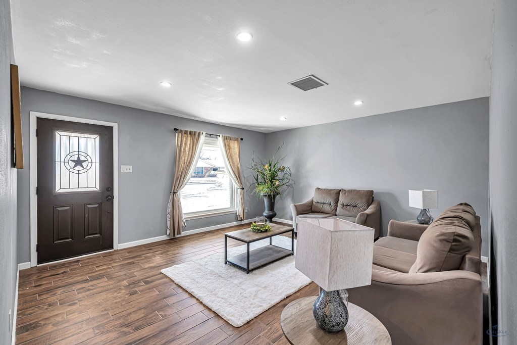 1800 Hughes St, Midland, Texas image 3