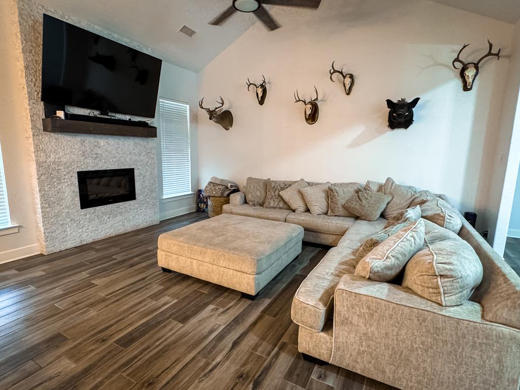 718 NW Ave K, Andrews, Texas image 3