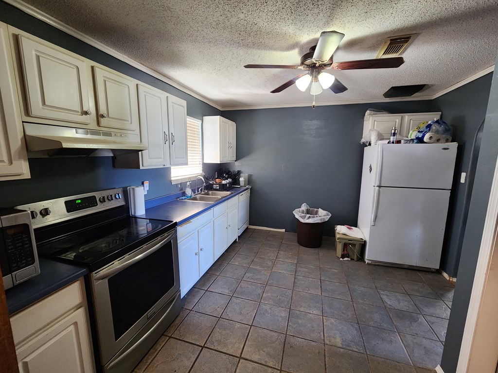 1701 E Ave H Trace #52, Alpine, Texas image 7