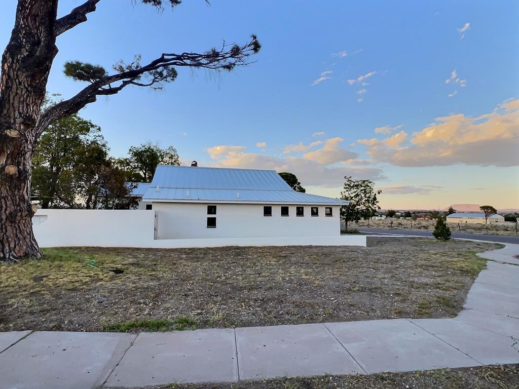 1018 S Yale St, Marfa, Texas image 39