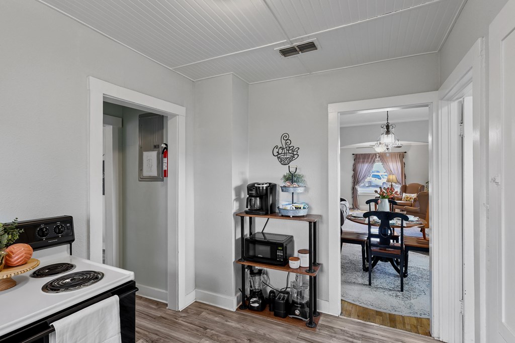 405 E Ave E, Alpine, Texas image 14