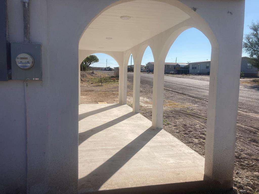 605 E Alpine St, Presidio, Texas image 4