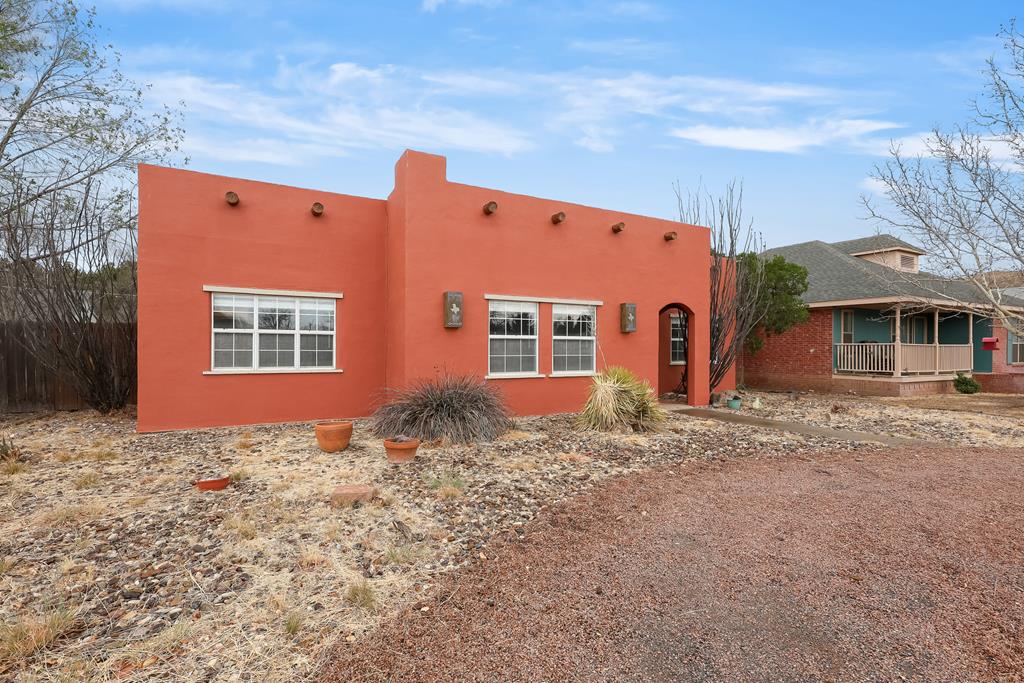 505 E Nations, Alpine, Texas image 1