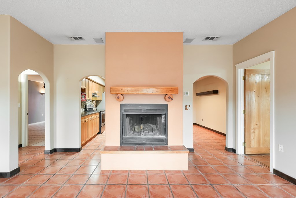 505 E Nations, Alpine, Texas image 4
