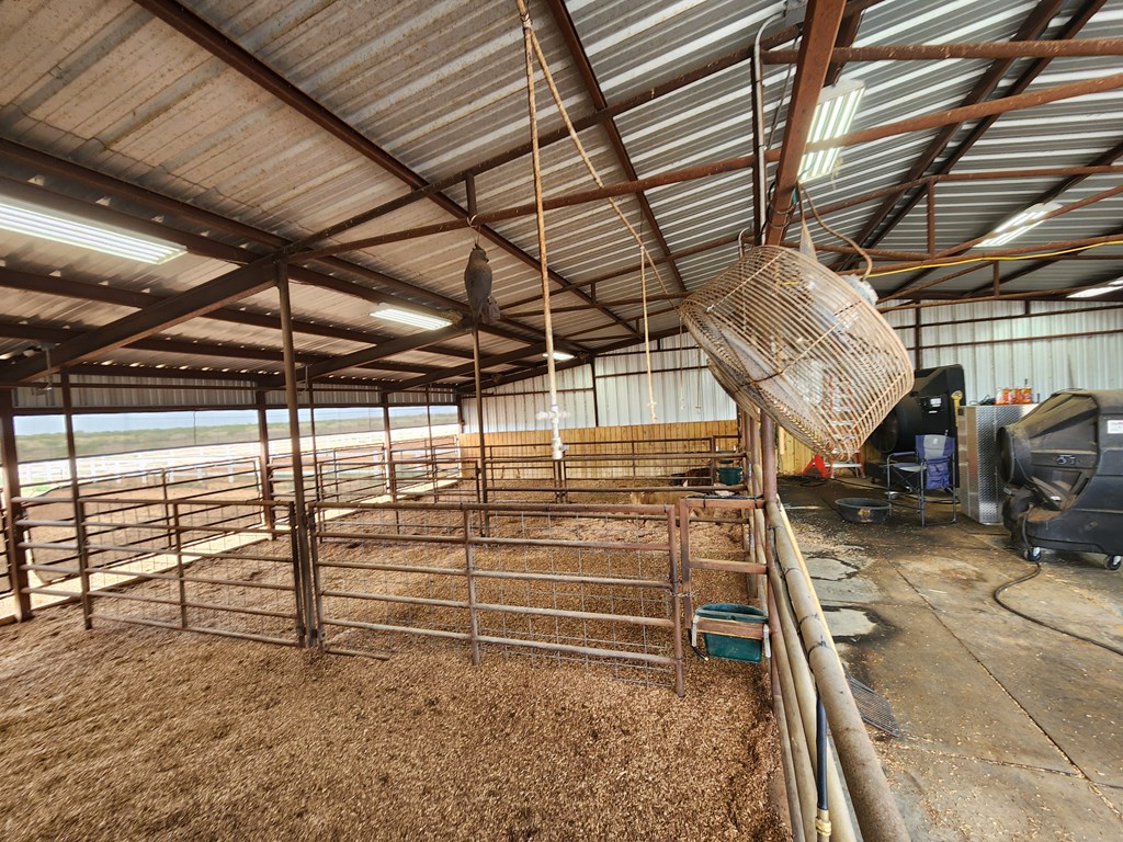 2401 S County Rd 1050, Midland, Texas image 36